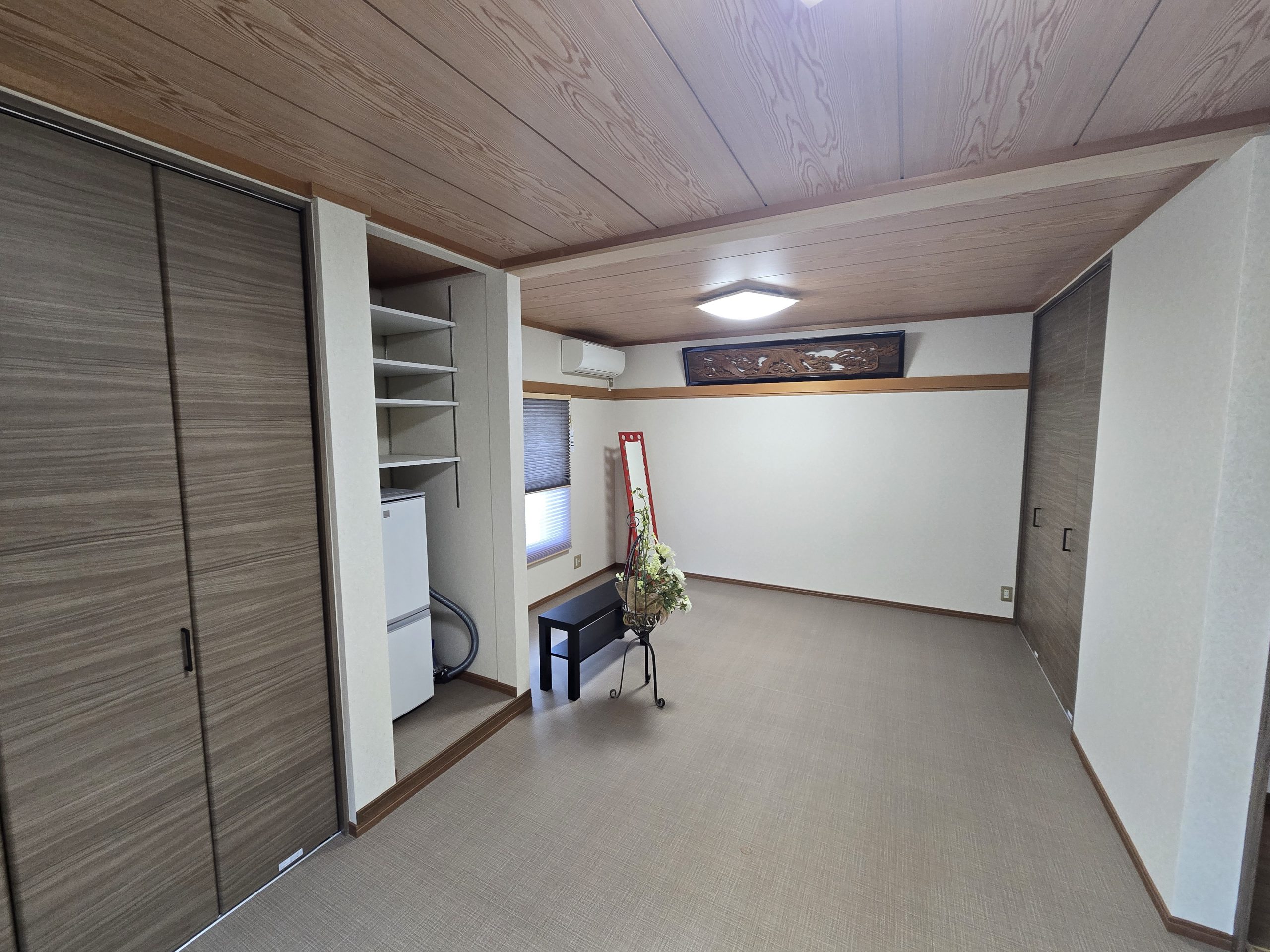 間仕切りをなくし、フルフラットの１部屋にリフォーム、広々とお使いいただけるようになりました